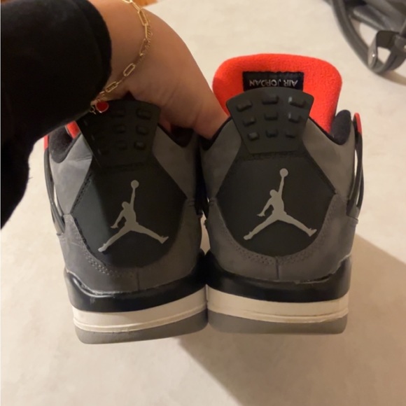 Air Jordan 4 Retro GS ‘infrared’ - Picture 2 of 4